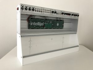 intellijel のケースとジョイント